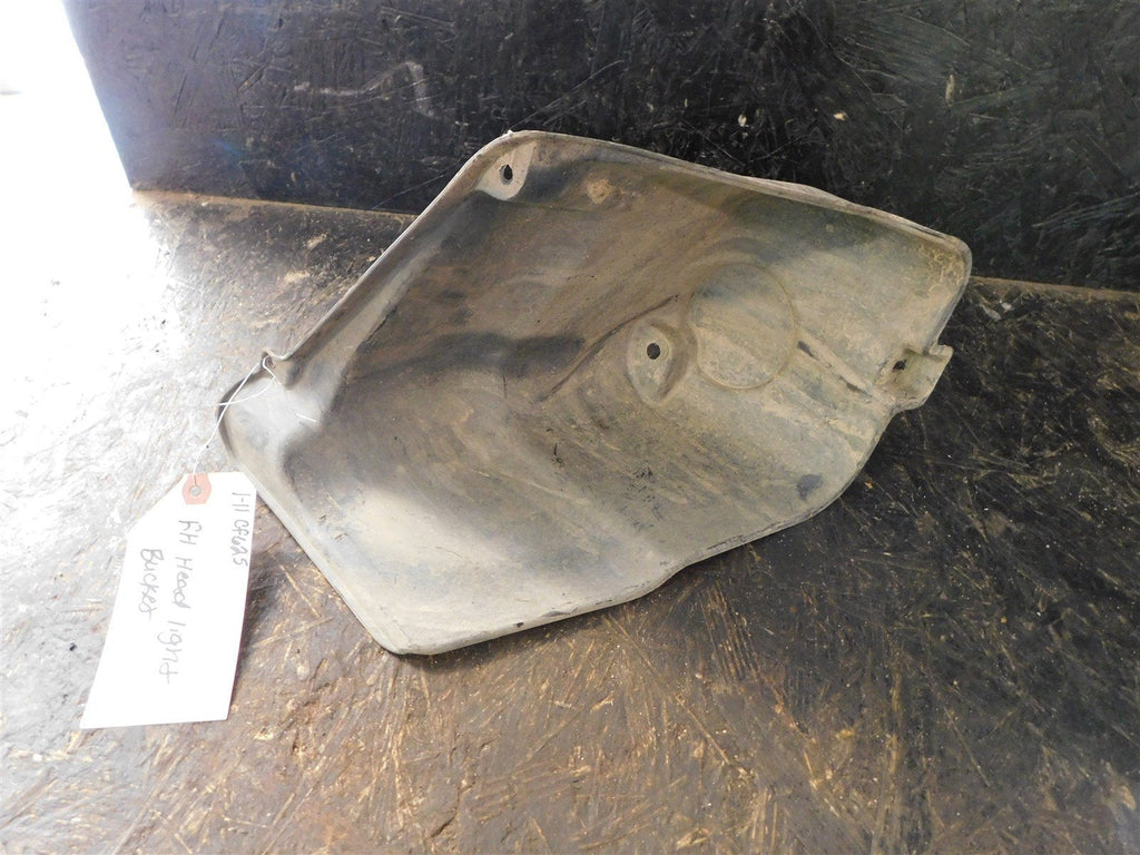 1-11 cf625 Right Headlight Bucket