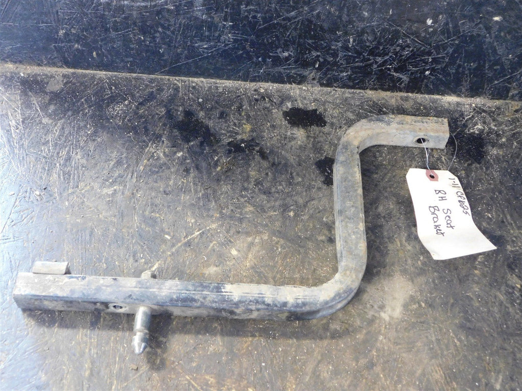 1-11 cf625 Right Seat Bracket