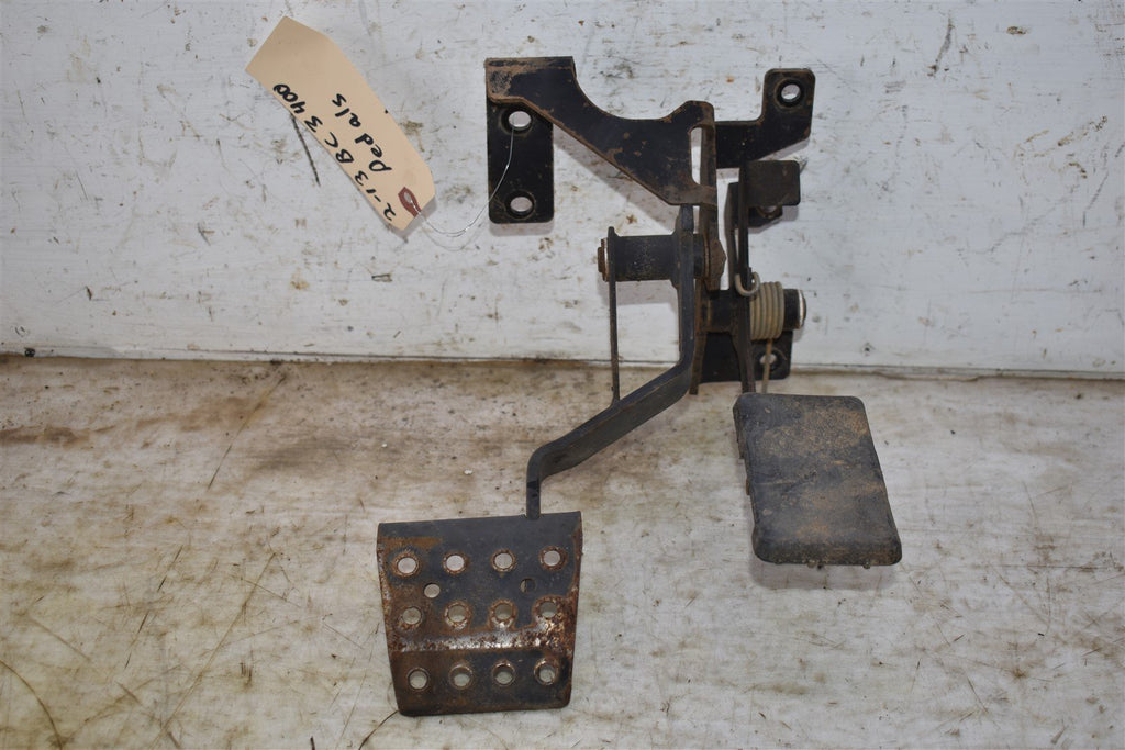 2013 Bobcat 3400 4X4 Pedals