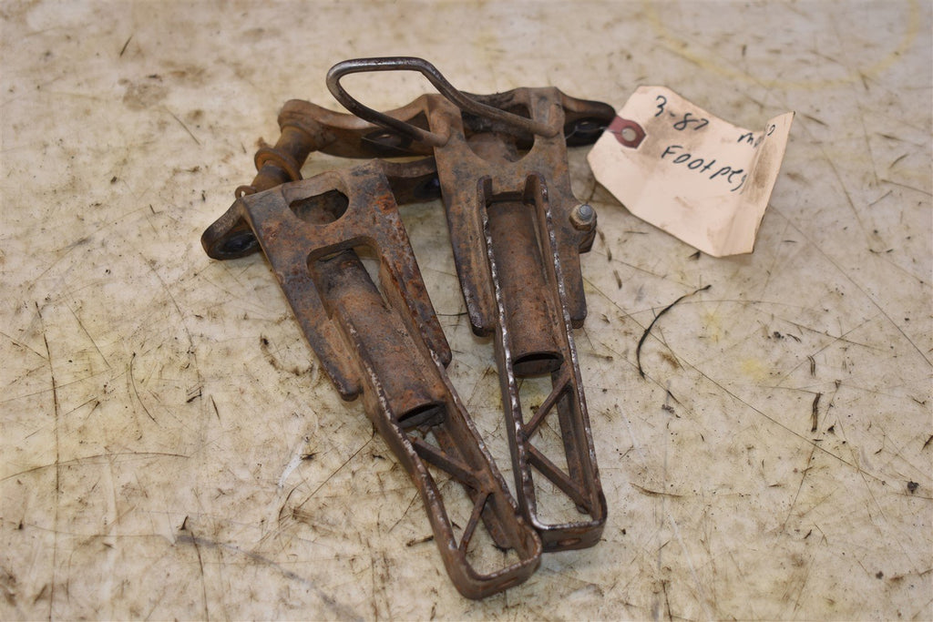 1987 Yamaha Moto-4 YFM350ERT Foot Pegs