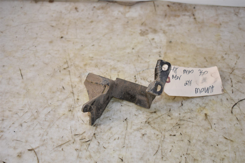 1988 Yamaha Moto-4 YFM350ERU Rear Differential Bracket