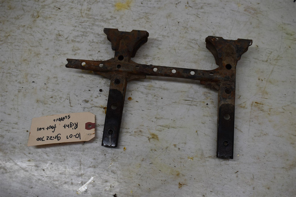 2007 Yamaha Grizzly 700 EPS Right Foot Rest Bracket 3B4-27462-00-00