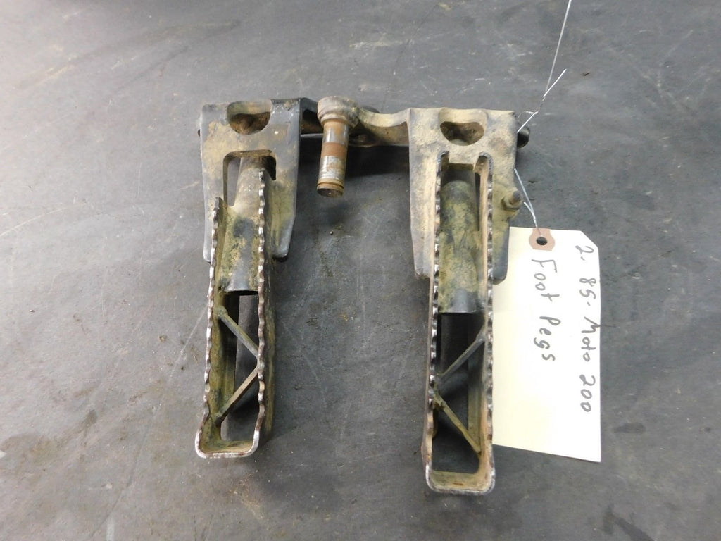 1985 Yamaha Moto-4 200 Foot Pegs