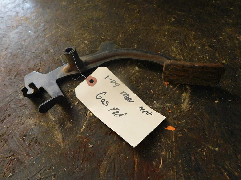 1-09 MUV700 Gas Pedal