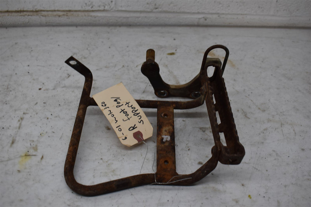 2001 Yamaha Wolverine 350 Right Foot Board Mounting Bracket 4KB-27446-00-00