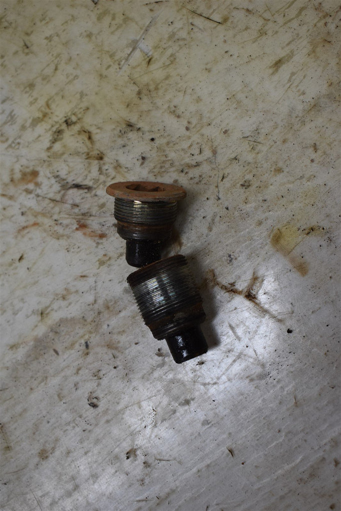 1999 Honda Foreman 450 ES Swing Arm Bolts 90121-HM5-930 90122-HM5-930