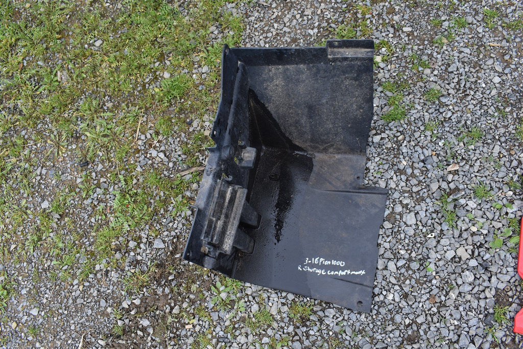 2016 Honda Pioneer 1000-5 Deluxe Middle Splash Guard 76520-HL4-A00