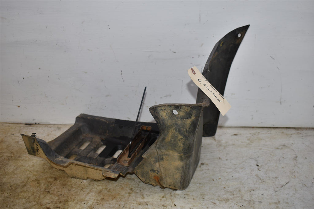2006 Honda Recon 250 Right Floorboard 80121-HM8-B00ZA