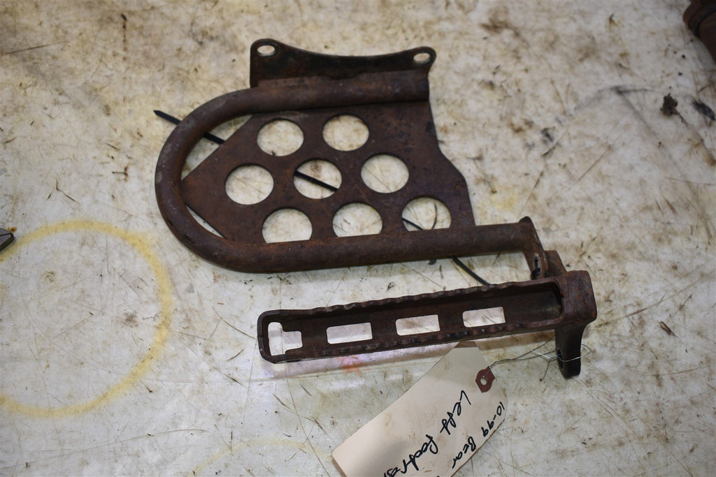 1999 Yamaha Bear Tracker 250 2WD Left Footrest 4XE-F7445-00-00