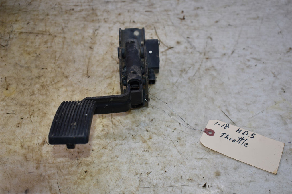 2018 Can Am Defender HD5 Throttle 707001599