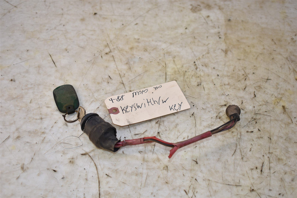 1988 Yamaha Moto-4 YFM350ERU Key Switch w/ Key 1UY-82510-02-00