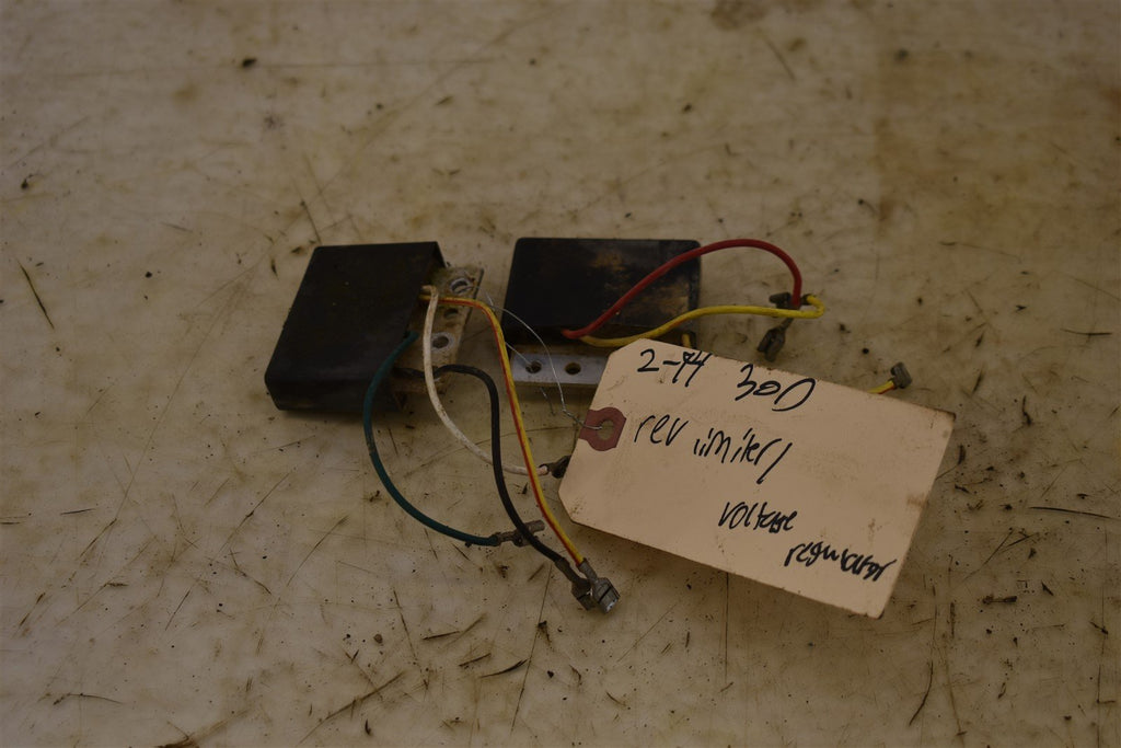 1994 Polaris 300 4x4 Rev Limiter/ Voltage Regulator 4060085 4060087