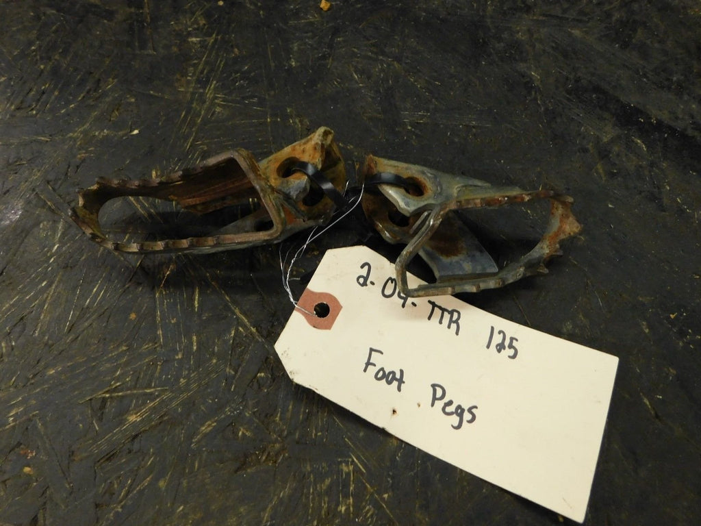 2004 Yamaha TTR125 Foot Pegs