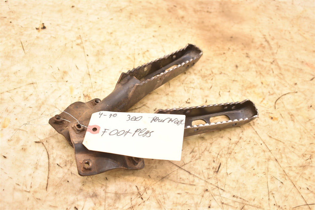 1990 Honda 300 Fourtrax 4x4 Foot pegs 50610-HC4-670 50620-HC4-670