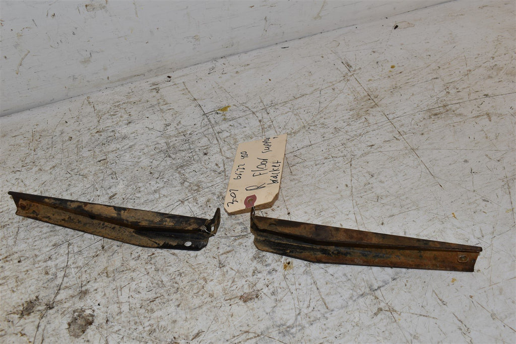 2007 Yamaha Grizzly 400 IRS Right Floor Support Bracket 5ND-F7471-01-00