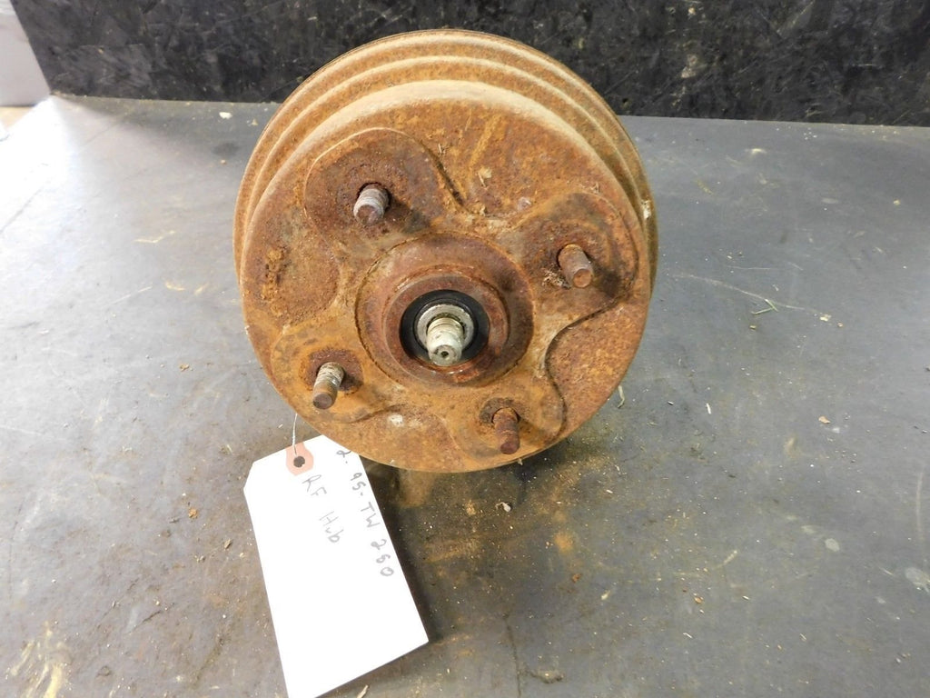 1995 Yamaha Timberwolf 250 Right Front Hub w/ Spindle