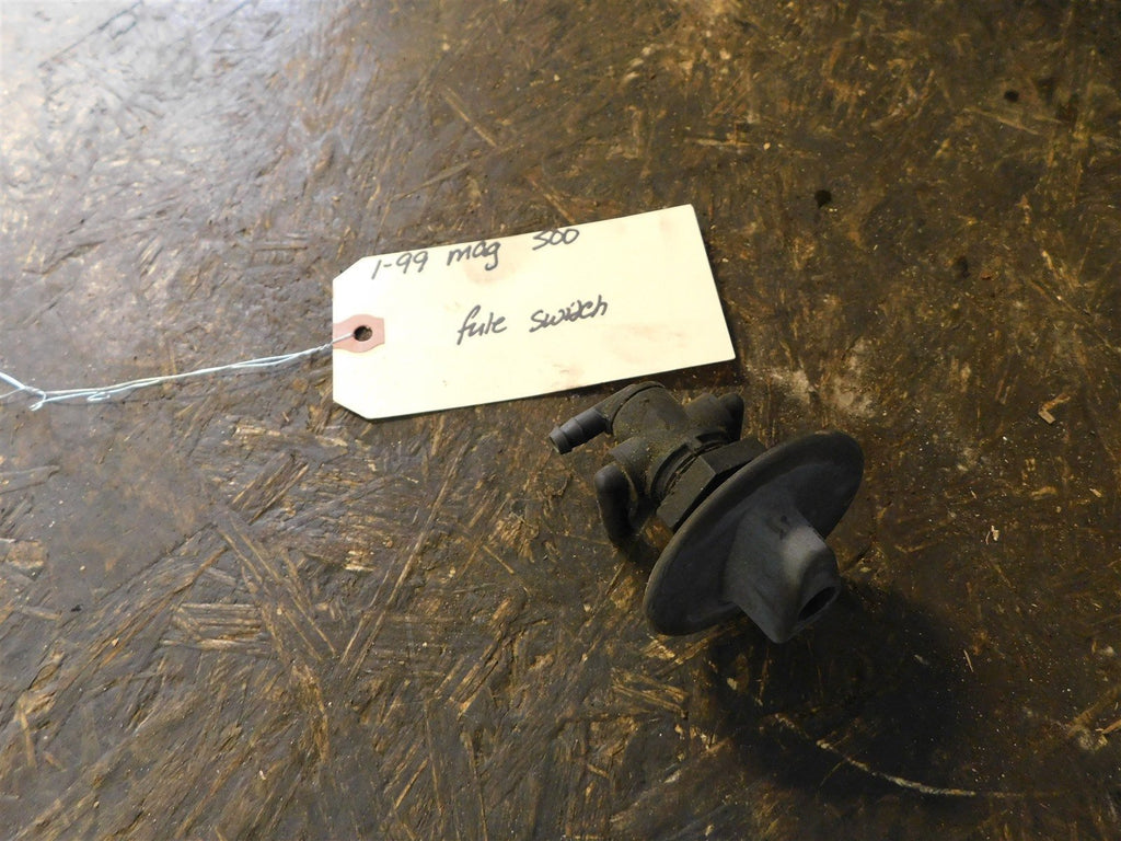 1999 Polaris Magnum 500 Pet Cock