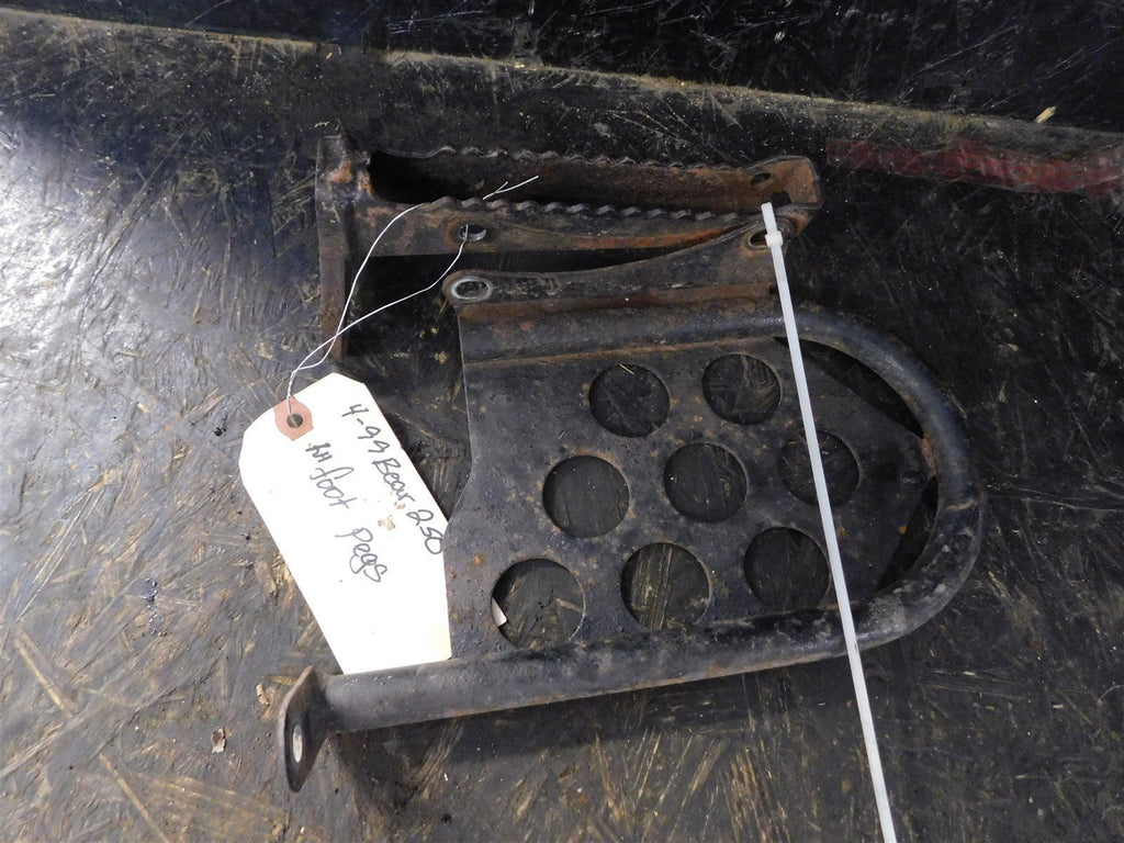 1999 Yamaha Bear Tracker 250 2x4 Right Foot Peg