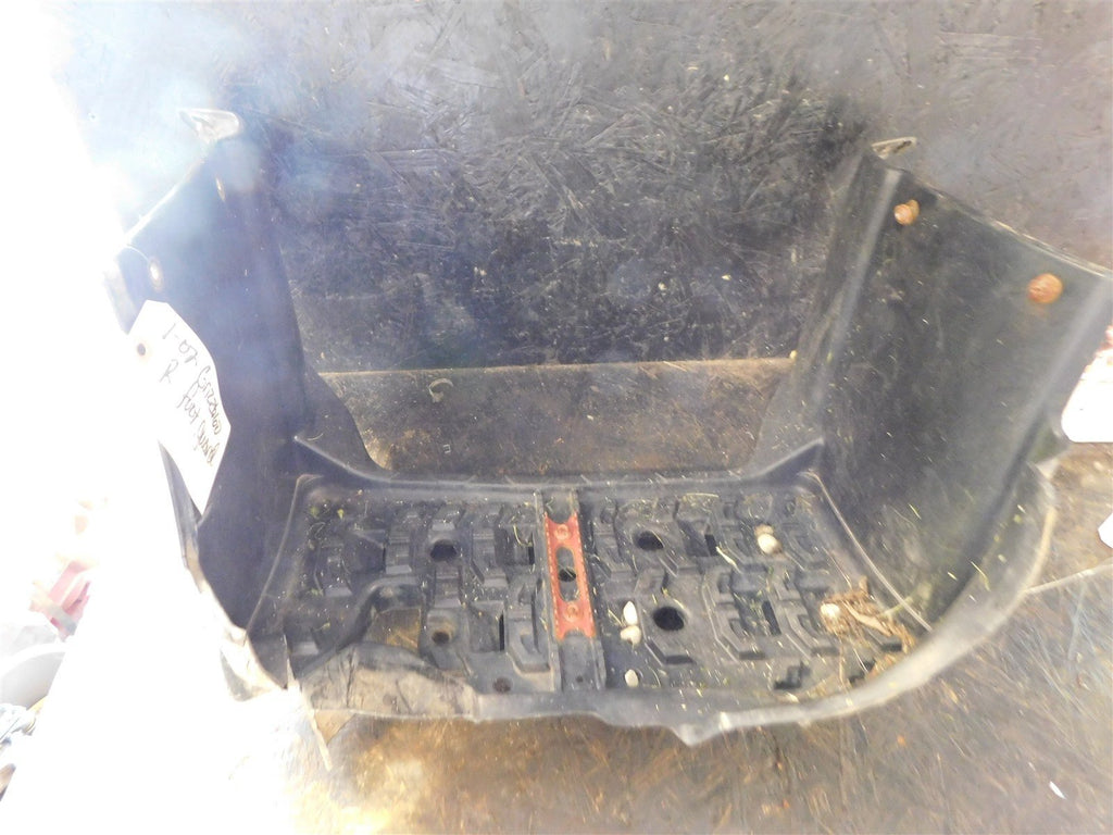 2002 Yamaha Grizzly 660 Right Foot Guard - Foot Well