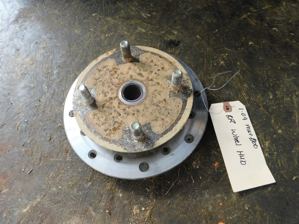 1-09 MUV700 Right Rear Wheel Hub