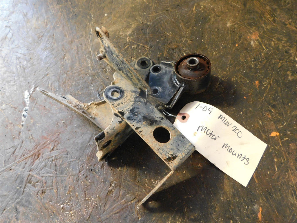 1-09 MUV700 Motor Mounts