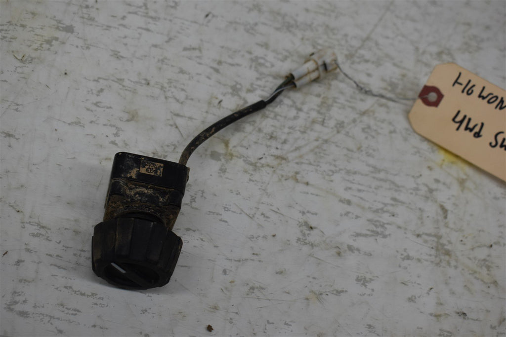 2016 Yamaha Wolverine R-Spec 700 AWD Switch