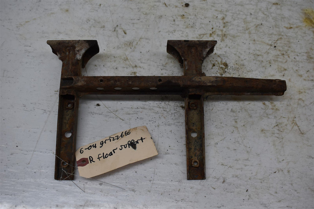 2004 Yamaha Grizzly 660  Right Floor Support 5KM-27488-10-00