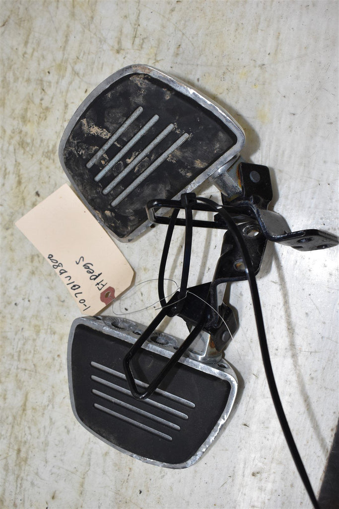 2007 Suzuki Boulevard 800 Foot Pegs