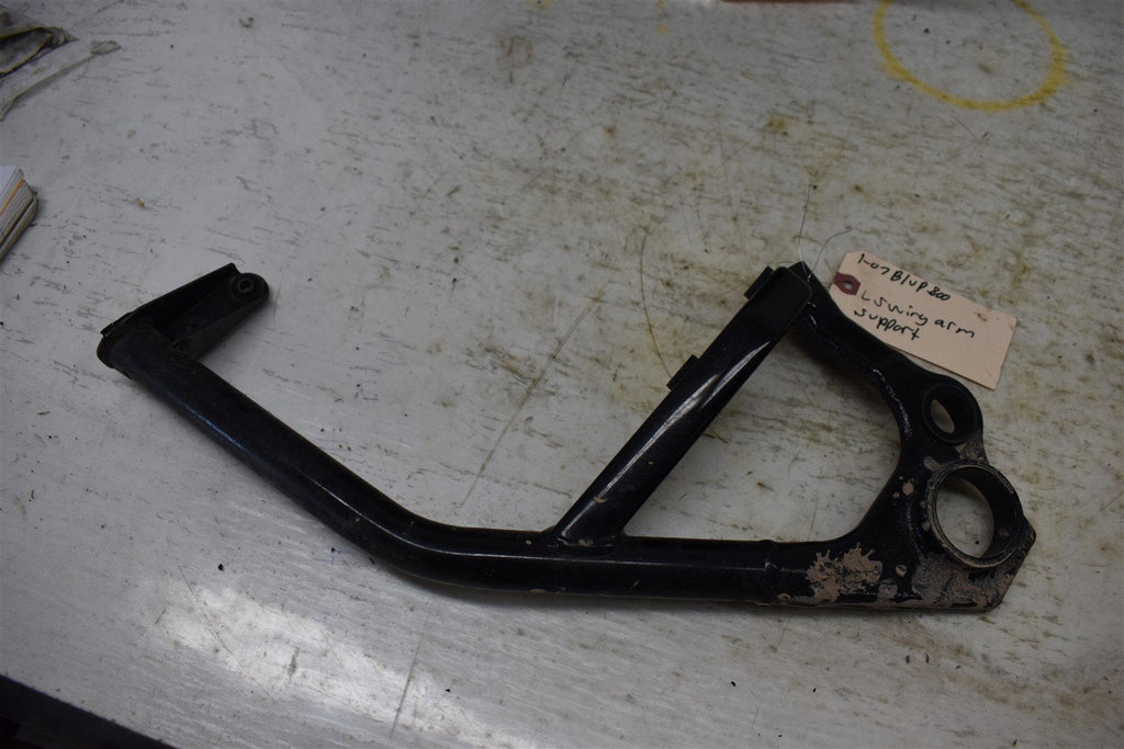 2007 Suzuki Boulevard 800 Swing Arm Mount Bracket 61120-41F10-019