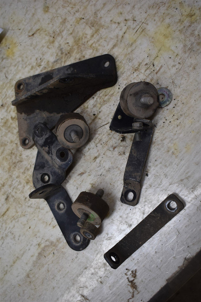 2000 Polaris Trail Blazer 250 Engine / Transmission Mounts